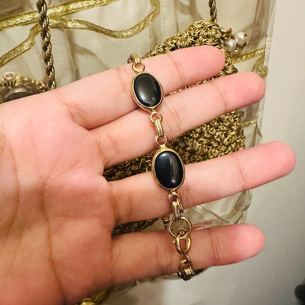 Vintage gold tone black glass beads bracelet